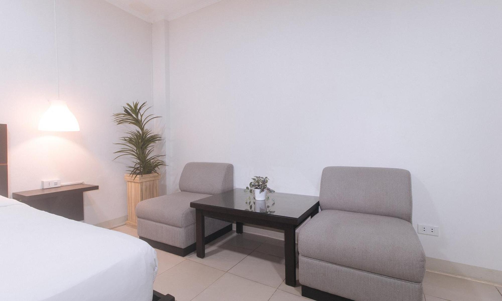 Urbanview At Evangelista Street Makati San Pedro Makati Exterior foto