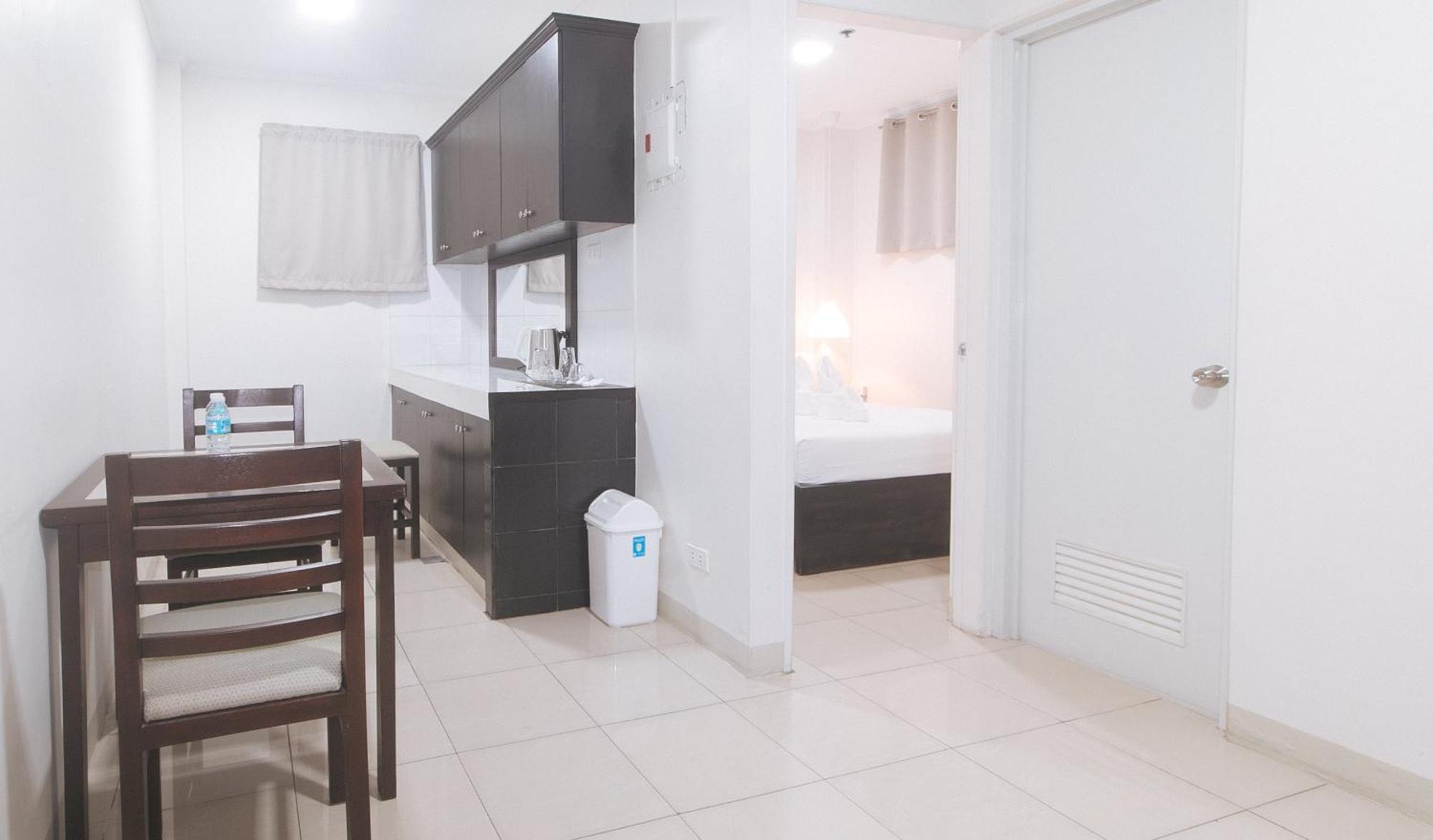 Urbanview At Evangelista Street Makati San Pedro Makati Exterior foto