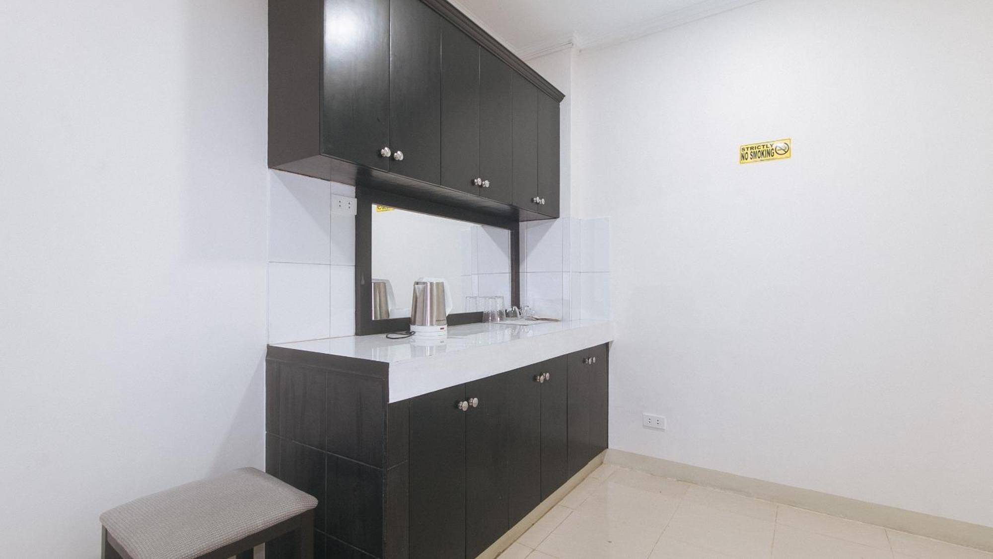 Urbanview At Evangelista Street Makati San Pedro Makati Exterior foto