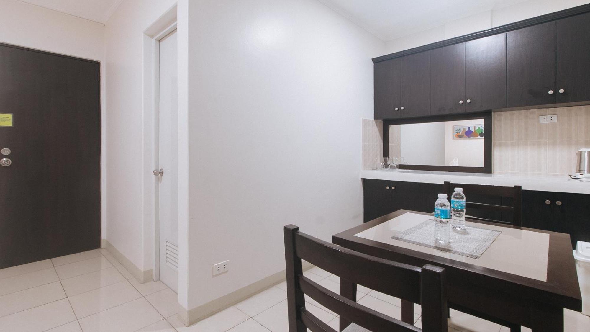 Urbanview At Evangelista Street Makati San Pedro Makati Exterior foto