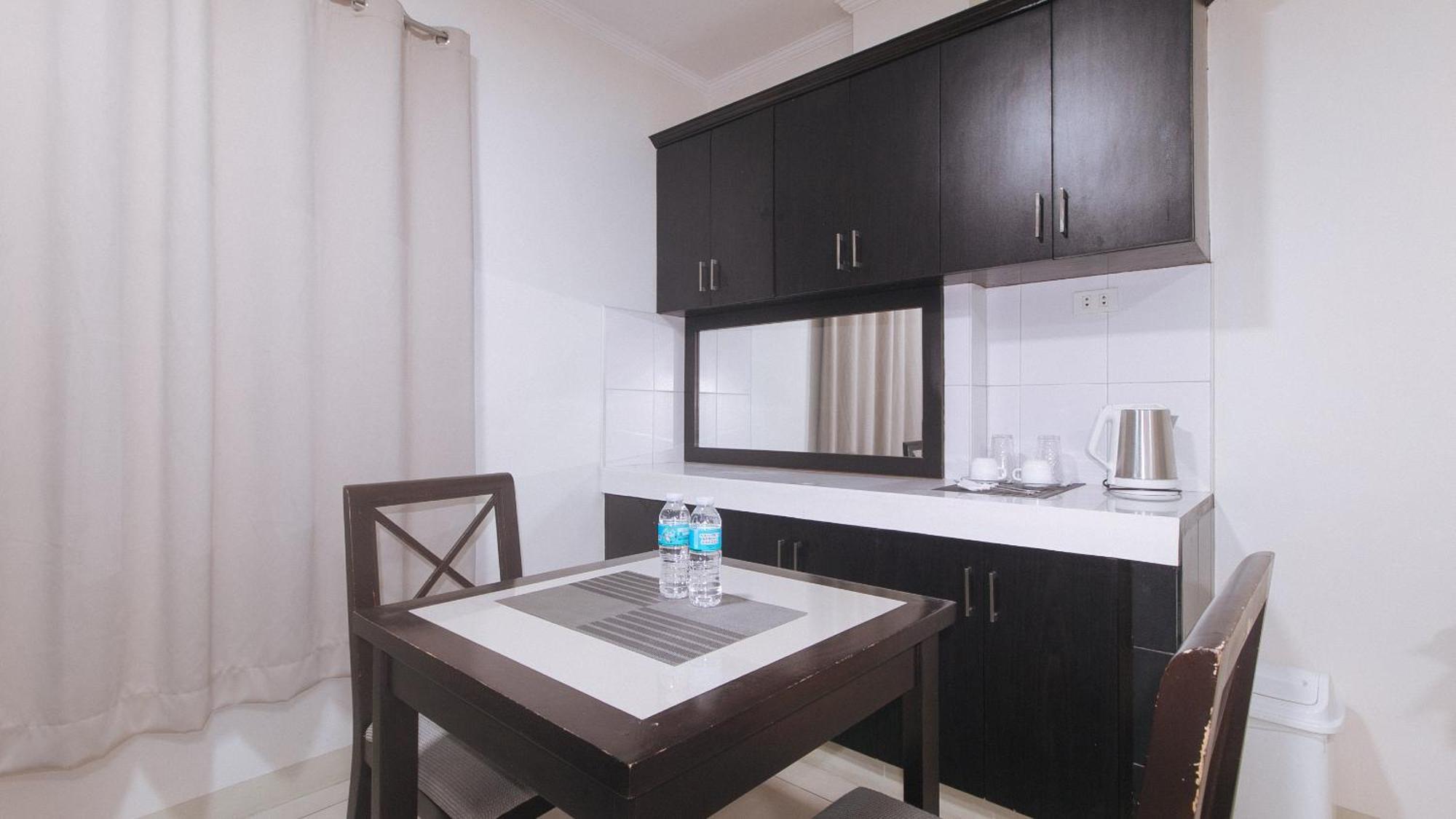 Urbanview At Evangelista Street Makati San Pedro Makati Exterior foto